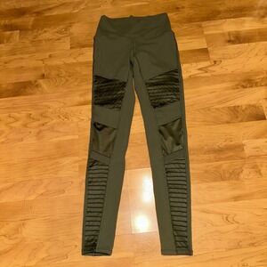 ALO Yoga Moto Leggings Olive Green Ribbed Panels High Waist Athletic‎ Womens